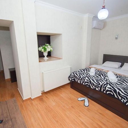 Hotel Elegant 2 Тбилиси Екстериор снимка