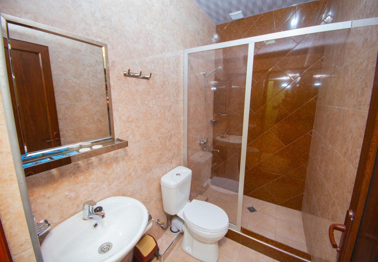 Hotel Elegant 2 Тбилиси Екстериор снимка